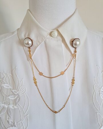 Vintage pearl collar chain brooch.