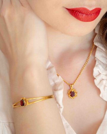 60s vintage genuine natural garnet necklace and bangle bracelet set.