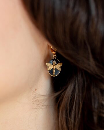 Vintage flying dragonfly earrings in black or red.