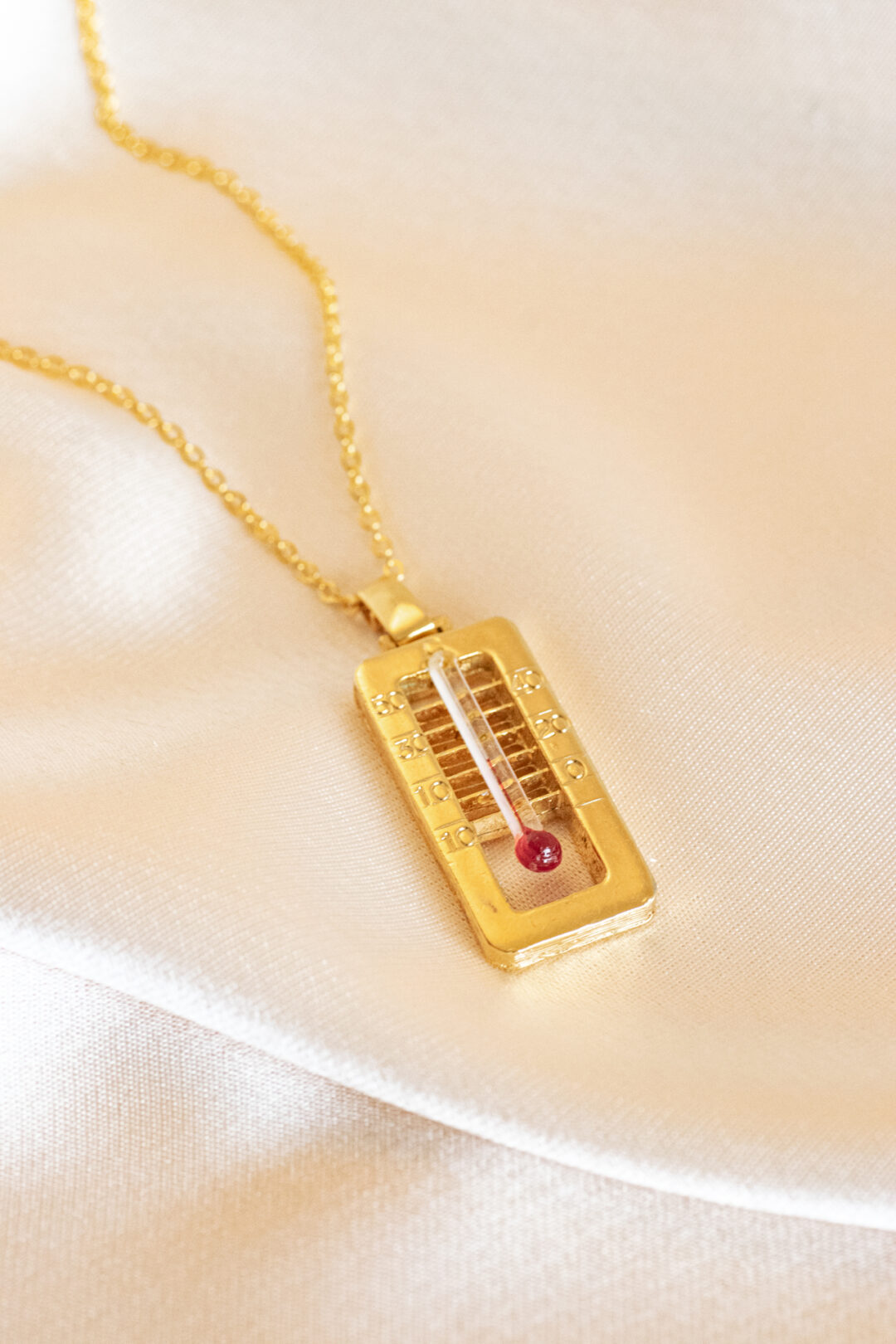 Vintage 1980s working thermometer necklace