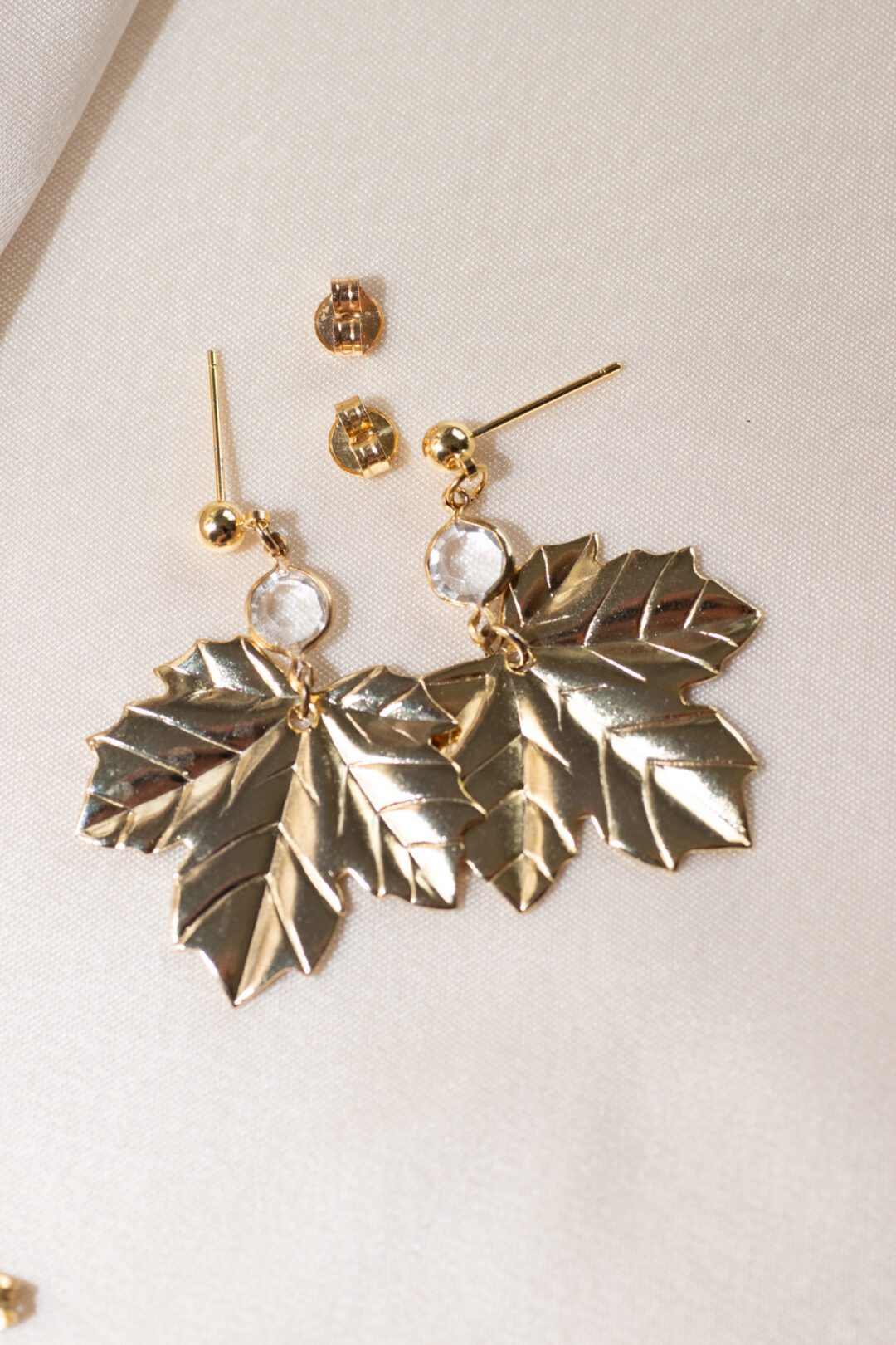 Vintage Dangle mapple leaf earrings - clear-6