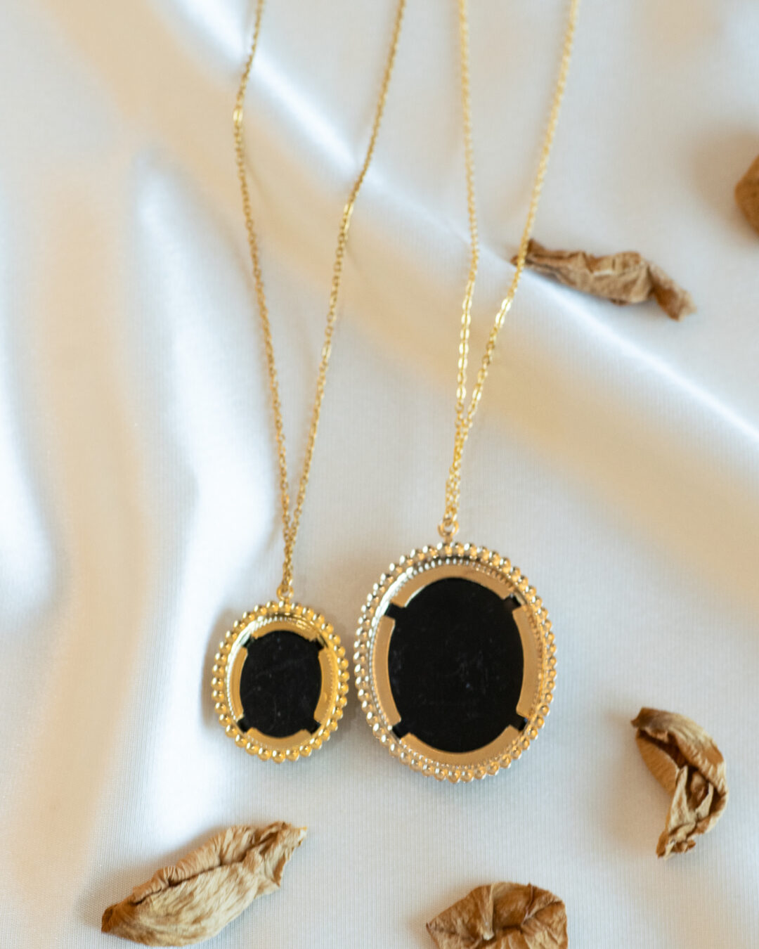 Vintage Three Graces Necklace-5