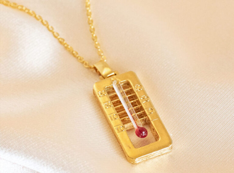 Vintage 1980s working thermometer necklace